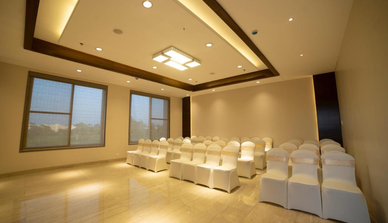 Hotel Rajhans Abhinandan โบปาล ภายนอก รูปภาพ
