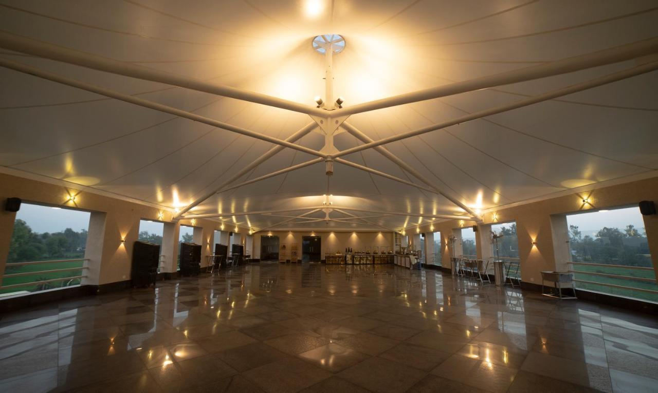 Hotel Rajhans Abhinandan โบปาล ภายนอก รูปภาพ