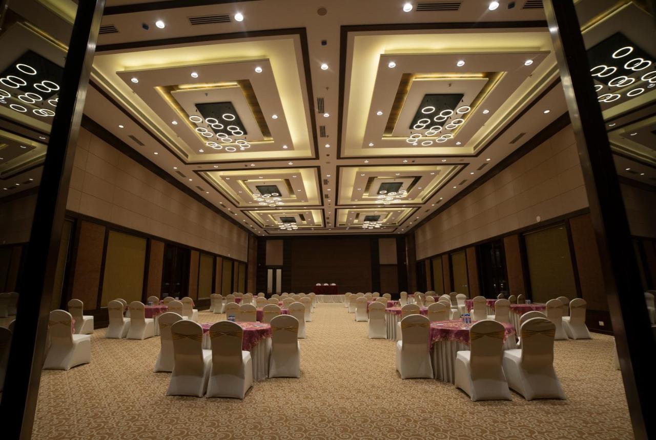 Hotel Rajhans Abhinandan โบปาล ภายนอก รูปภาพ